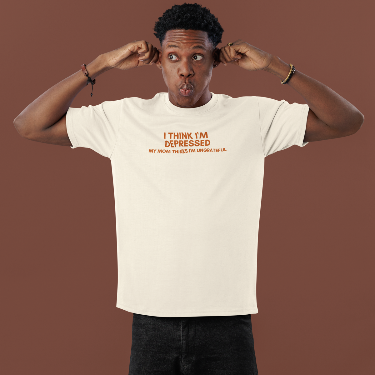 MOMMY ISSUES Regular Fit T-Shirt
